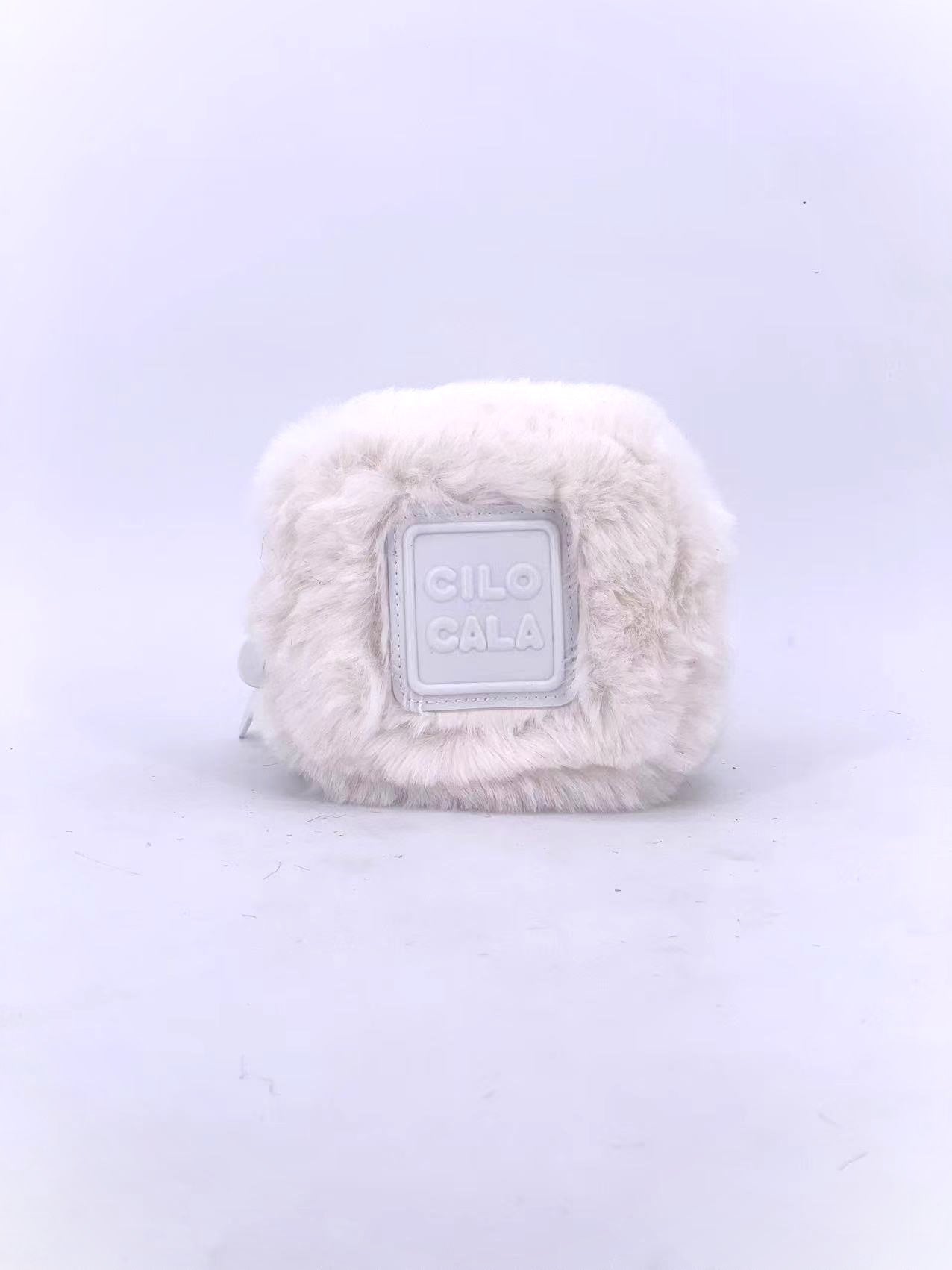 FUR SHIKAKU POUCH