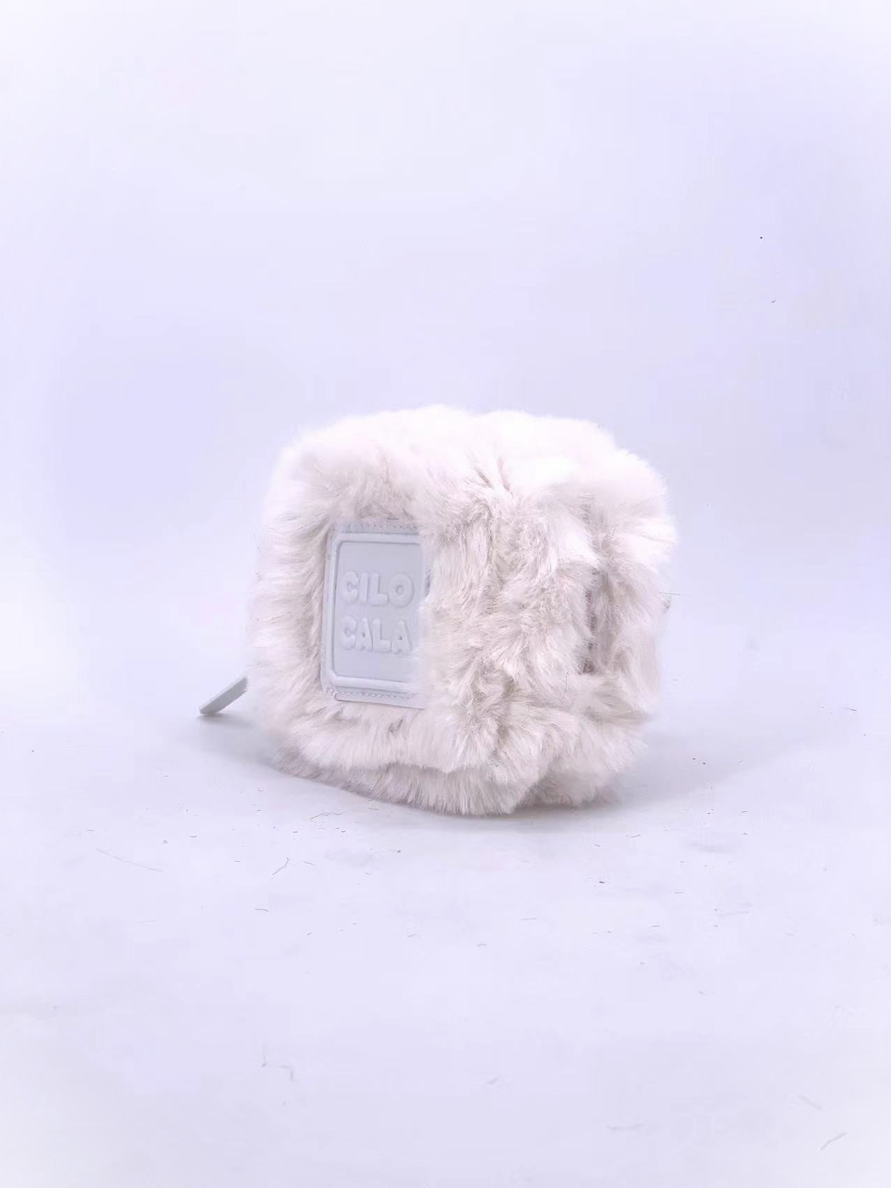 FUR SHIKAKU POUCH