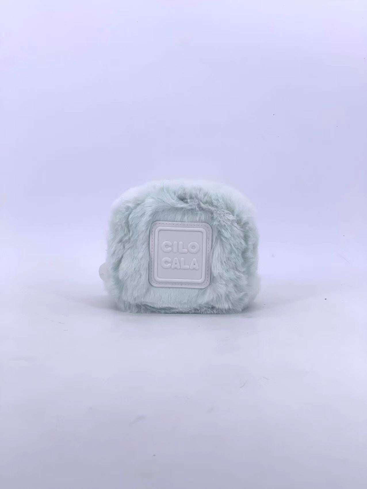 FUR SHIKAKU POUCH